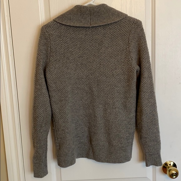 GAP *Grey* Knit Collar Cardigan w/ Wooden Toggles - Picture 3 of 7